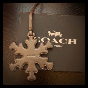 Coach purse/luggage snowflake tag